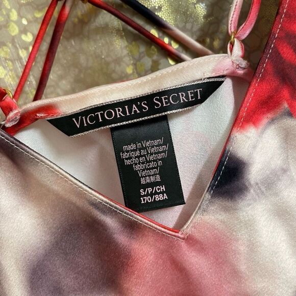 Victoria’s Secret red rose floral silky strappy camisole top, size S - Picture 5 of 5